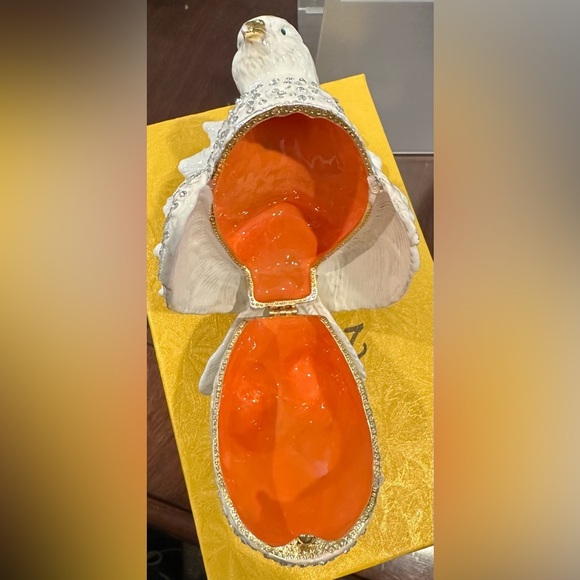 Stunning White Dove Trinket Holder White Enamel & Silver Crystals Gold Trim NIB - Picture 7 of 7